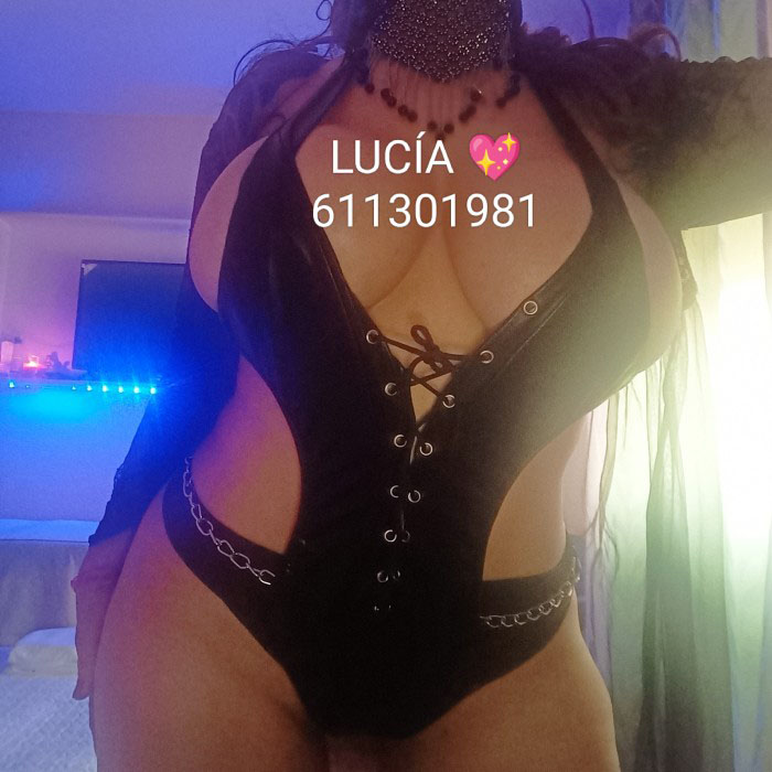 masajista erótica* lucía masaje nuru en azuquec